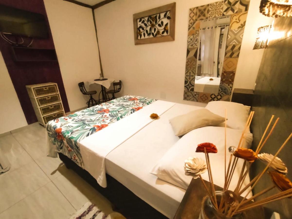 Chale De Charme Mandomai - Suites Com Cozinha Compacta, Suites Com Cooktop E Chale Com Cozinha 伊利亚贝拉 外观 照片